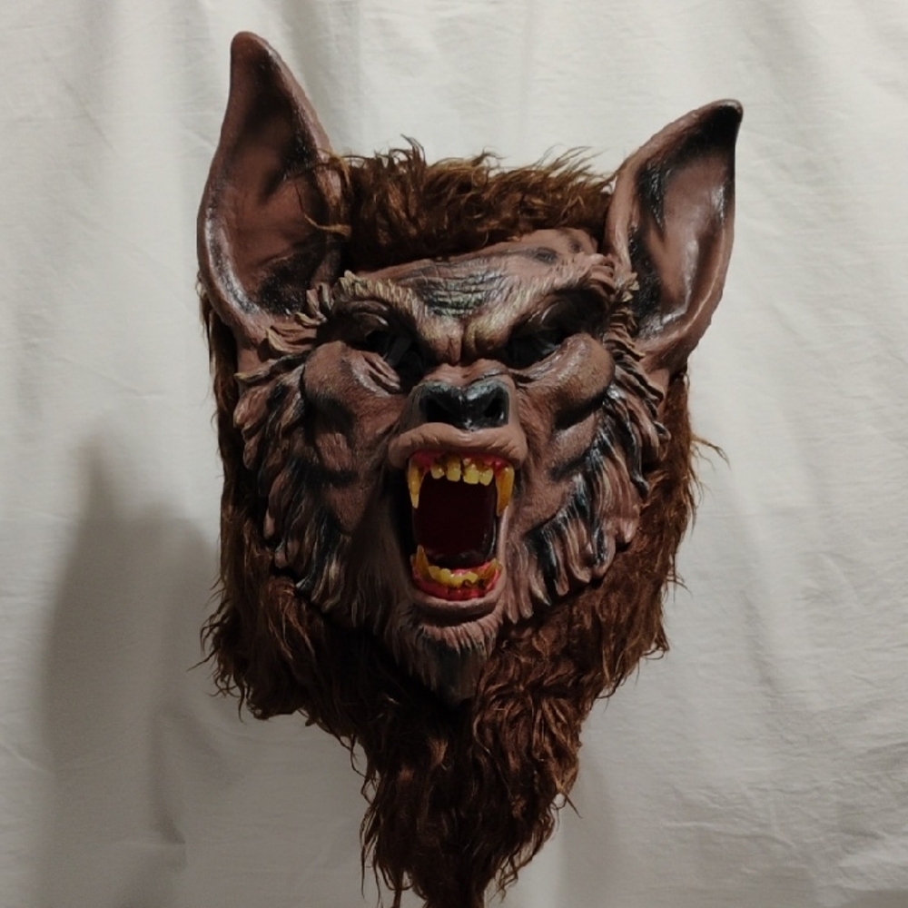 Realistic Werewolf Scary Mask (26 CRATE) #22 Building)
